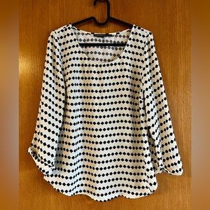 Brixon Ivy sz S white and black top with Pearl sleeves